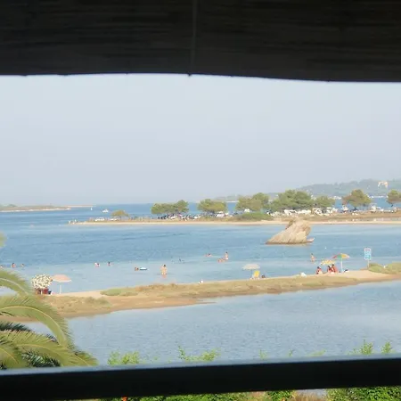 Laguna Βίλα Βουρβουρού
