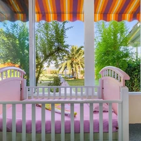 Laguna Villa *