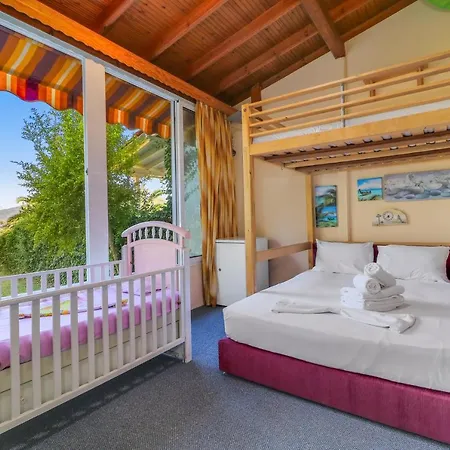 Villa Laguna *