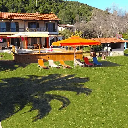 Laguna Βίλα Βουρβουρού