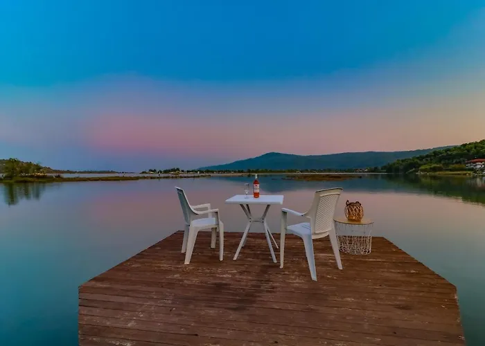 Villa Laguna *
